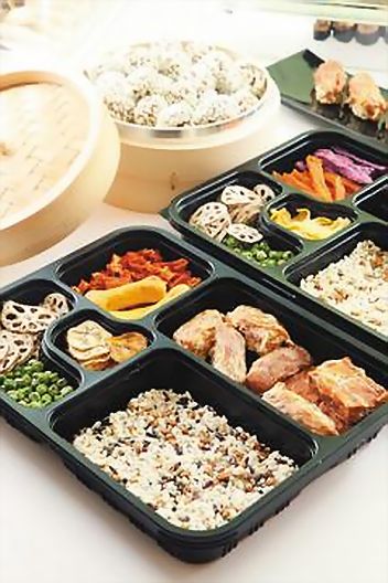 ●派特芙德手工寵物食品小舖開幕，推出寵物便當，飼主可自行幫心愛的寵物配置營養豐富的便當。記者陳立凱／攝影